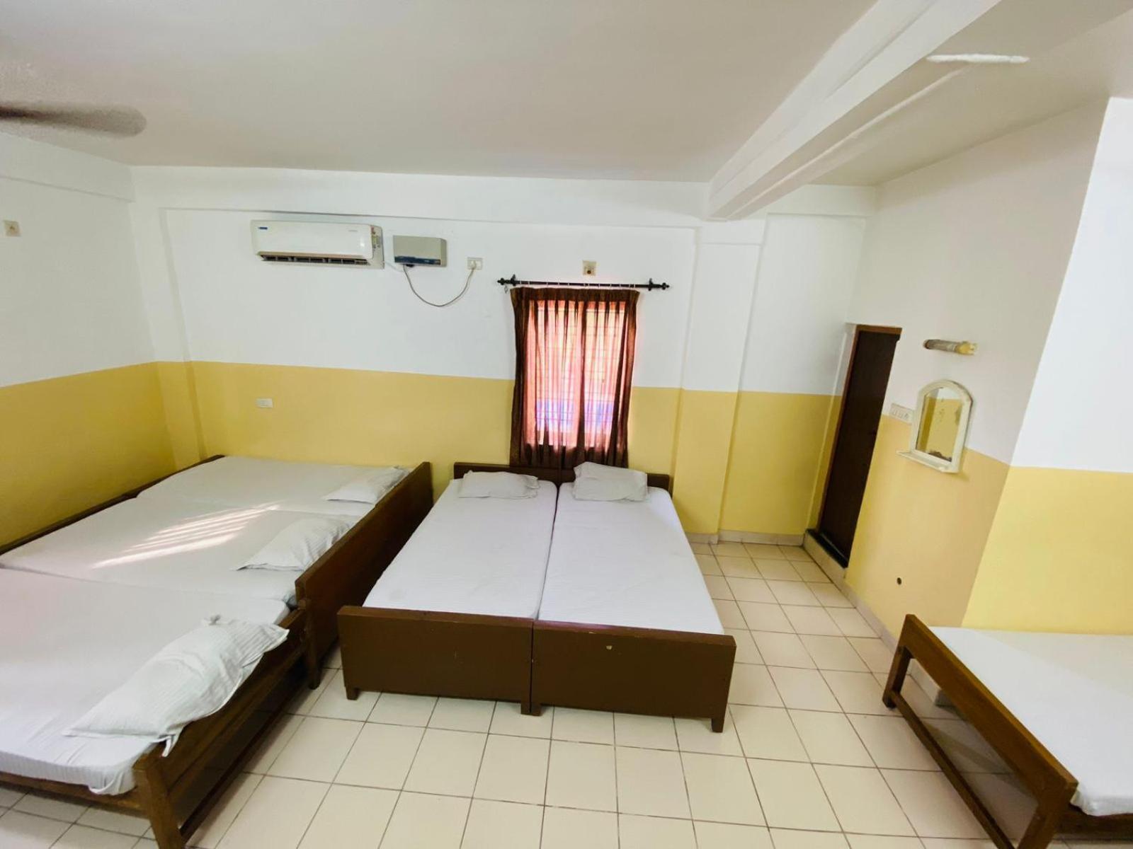 Lotus Grand Residency Hotel Angadipuram Room photo